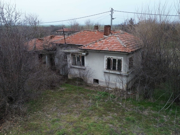 Къща в с. Загорци, Област Сливен - 50 кв.м за 444 €/кв.м - Снимка #1