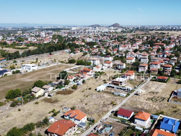 Парцел в Пловдив, Прослав - 1860 кв.м за 199 €/кв.м - Снимка #1