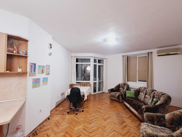 Дава се под наем Тристаен апартамент в Варна, Бриз - 102 кв.м за 598.23 € - Снимка #1