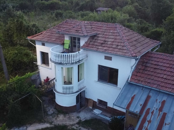 Къща в с. Пещерна, Област Ловеч - 220 кв.м за 301 €/кв.м - Снимка #1