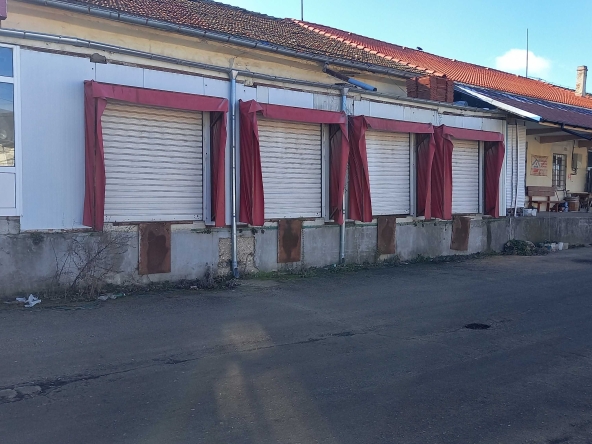 Склад в Добрич, Градска болница - 600 кв.м за 442 €/кв.м - Снимка #1