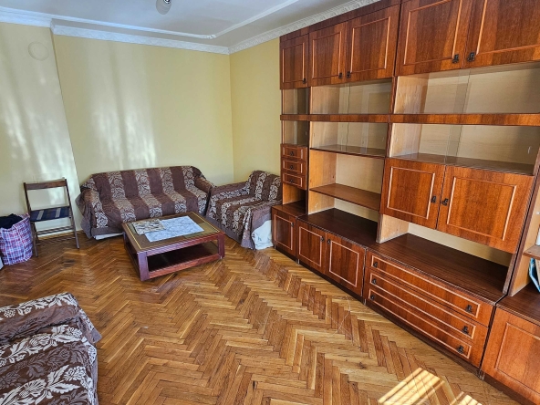 Дава се под наем Тристаен апартамент в Разград, Орел - 78 кв.м за 255 € - Снимка #1