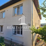 Етаж от къща в Перник, Байкушева махала - 102 кв.м за 932 €/кв.м - Снимка #1