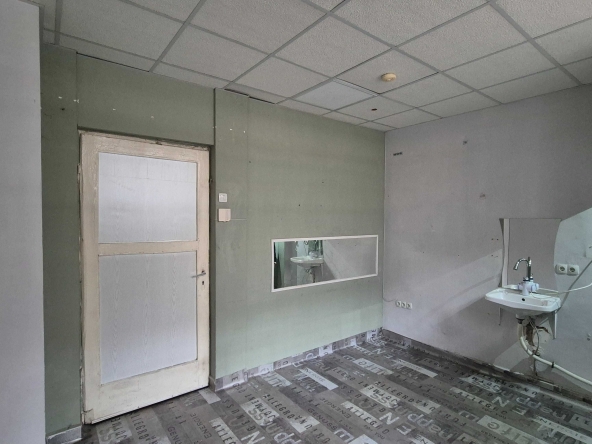 Дава се под наем Офис в София, Център - 17 кв.м за 153 € - Снимка #1