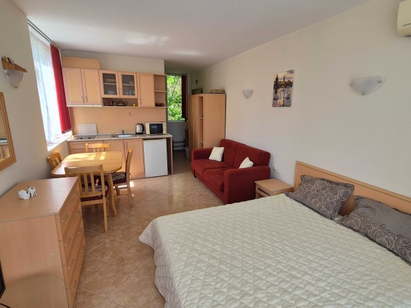 Дава се под наем  в Свети Влас - 43 кв.м за 150 € - Снимка #1