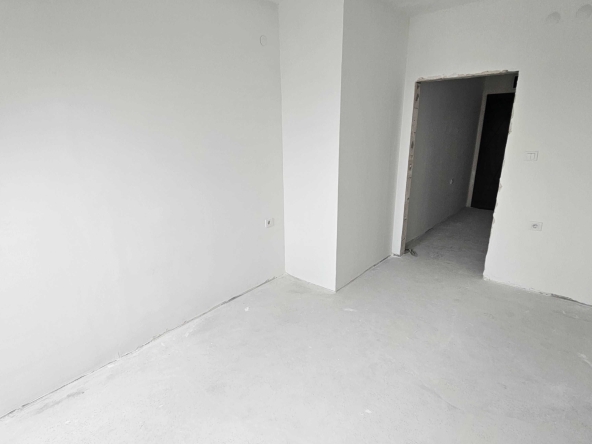 Двустаен апартамент в Разград, Бели Лом - 65 кв.м за 1232 €/кв.м - Снимка #1