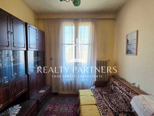 Тристаен апартамент в Перник, Изток - 70 кв.м за 1286 €/кв.м - Снимка #1