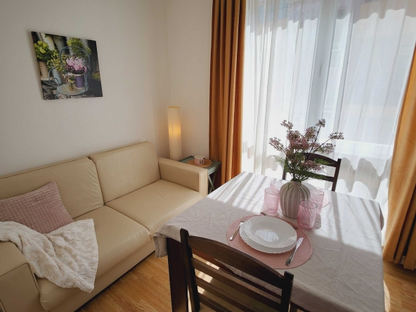 Дава се под наем Двустаен апартамент в Несебър - 50 кв.м за 350 € - Снимка #1