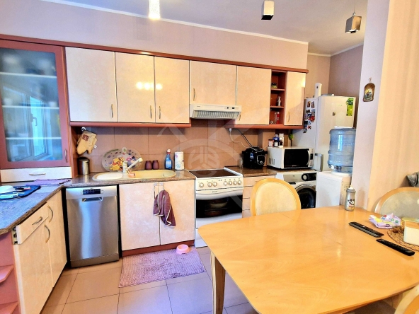 Тристаен апартамент в Пловдив, Център - 130 кв.м за 2616 €/кв.м - Снимка #1