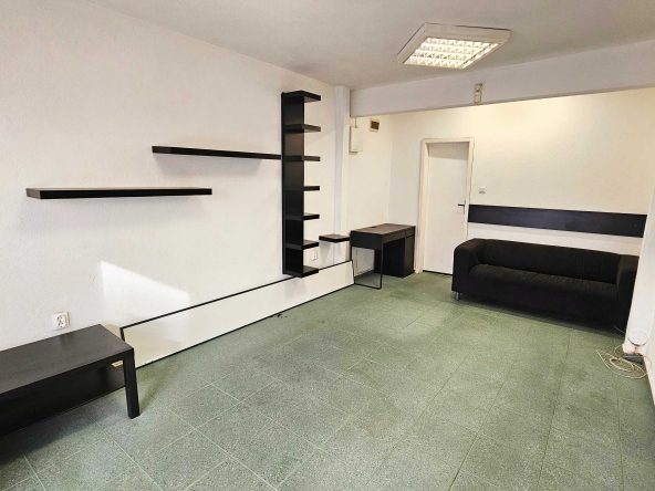 Дава се под наем Офис в Варна, Зимно кино Тракия - 23 кв.м за 269.28 € - Снимка #1