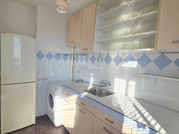 Дава се под наем Двустаен апартамент в Плевен, Сторгозия - 70 кв.м за 298.86 € - Снимка #1