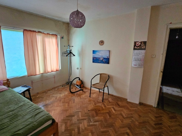 Двустаен апартамент в Разград, Център - 63 кв.м за 1174 €/кв.м - Снимка #1