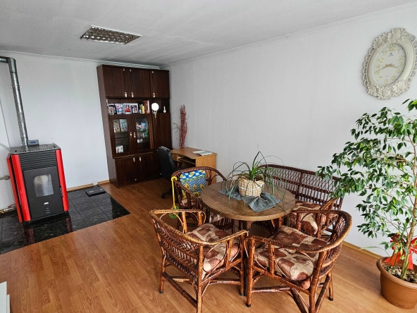Тристаен апартамент в Разград, Орел - 75 кв.м за 1088 €/кв.м - Снимка #1