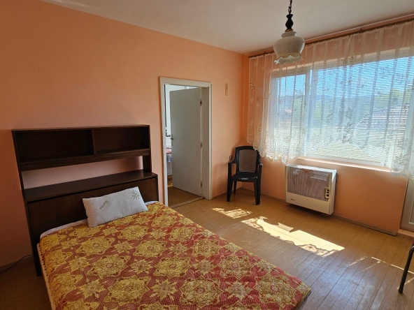 Дава се под наем Етаж от къща в Разград, Варош - 95 кв.м за 229.5 € - Снимка #1
