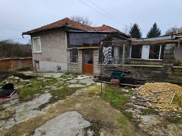 Къща в с. Пороище, Област Разград - 87 кв.м за 293 €/кв.м - Снимка #1