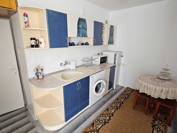 Дава се под наем Двустаен апартамент в Разград, Освобождение - 68 кв.м за 253.98 € - Снимка #1