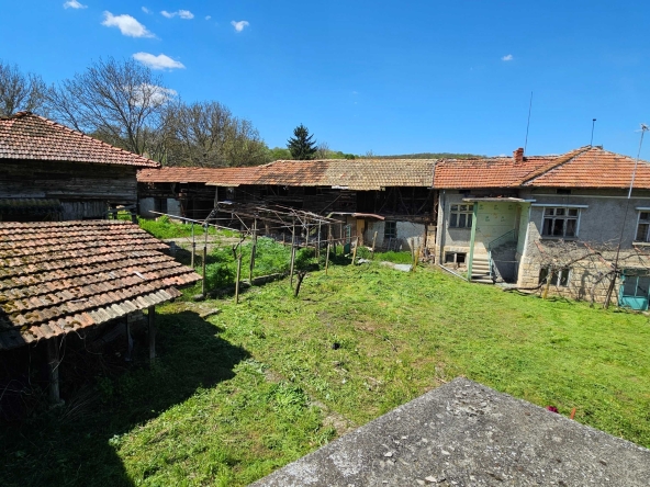 Къща в с. Дряновец, Област Разград - 120 кв.м за 139 €/кв.м - Снимка #1