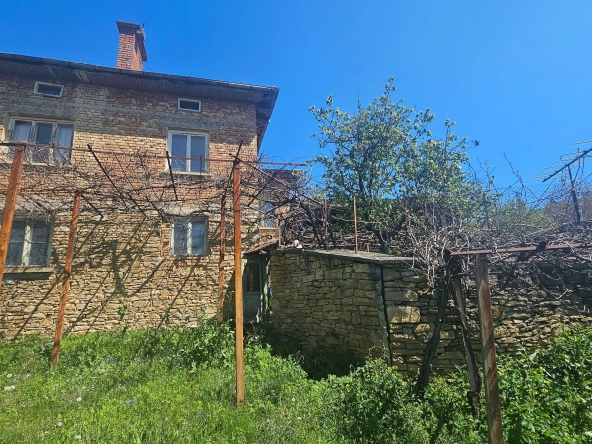 Къща в с. Междени, Област Габрово - 120 кв.м за 234 €/кв.м - Снимка #1
