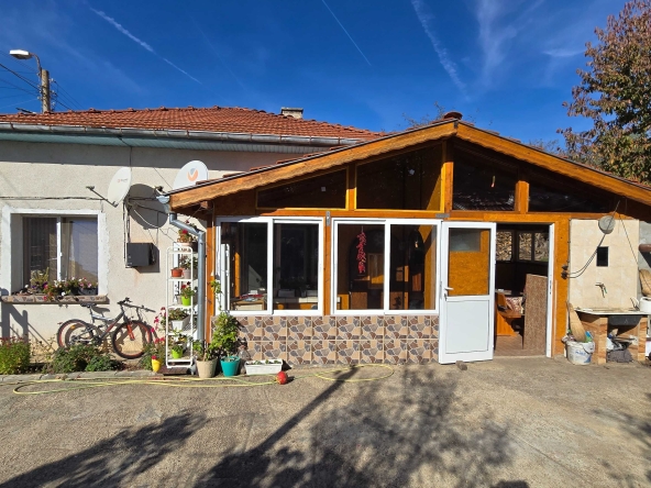 Къща в с. Калище, Област Перник - 90 кв.м за 1028 €/кв.м - Снимка #1