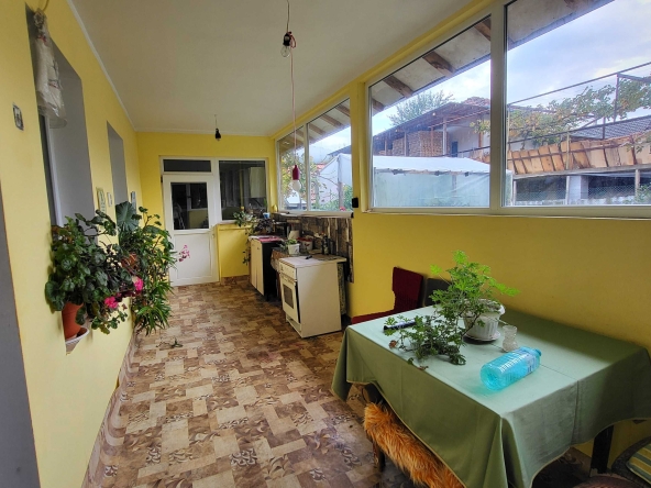 Къща в Ловеч, Широк център - 60 кв.м за 451 €/кв.м - Снимка #1