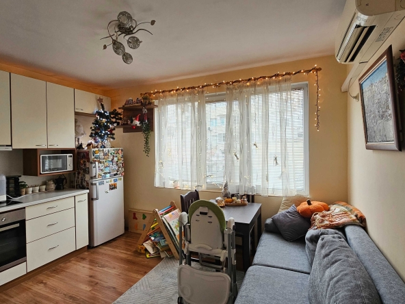 Тристаен апартамент в Варна, Колхозен пазар - 75 кв.м за 1946 €/кв.м - Снимка #1