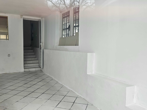 Магазин в Разград, Варош - 53 кв.м за 1227 €/кв.м - Снимка #1