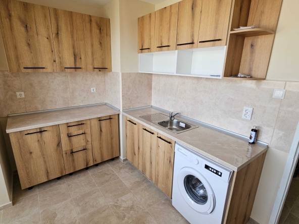 Дава се под наем Двустаен апартамент в Разград, Бели Лом - 60 кв.м за 306 € - Снимка #1