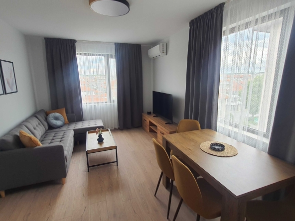 Дава се под наем Двустаен апартамент в Свиленград - 56 кв.м за 498.27 € - Снимка #1