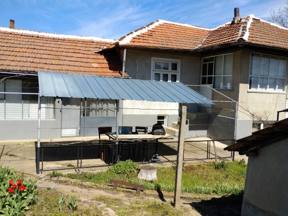 Къща в с. Екзарх Йосиф, Област Русе - 100 кв.м за 230 €/кв.м - Снимка #1