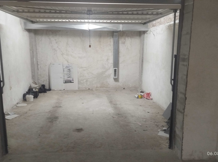 Дава се под наем Гараж / Паркомясто в София, Център - 19 кв.м за 102 € - Снимка #1