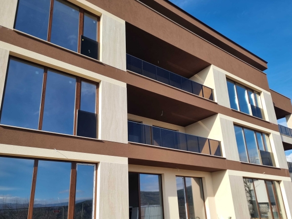 Тристаен апартамент в Благоевград, Баларбаши - 195 кв.м за 314 €/кв.м - Снимка #1