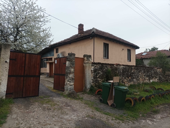 Къща в Обзор - 50 кв.м за 561 €/кв.м - Снимка #1