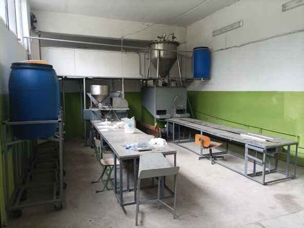 Дава се под наем Промишлена сграда в Пловдив, Въстанически - 200 кв.м за 510 € - Снимка #1