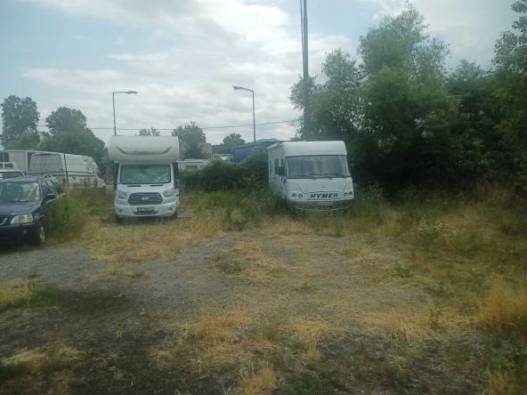 Дава се под наем Гараж / Паркомясто в София, Дружба 2 - 30 кв.м за 35.7 € - Снимка #1