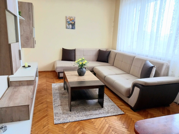 Дава се под наем Двустаен апартамент в София, Център - 66 кв.м за 480 € - Снимка #1