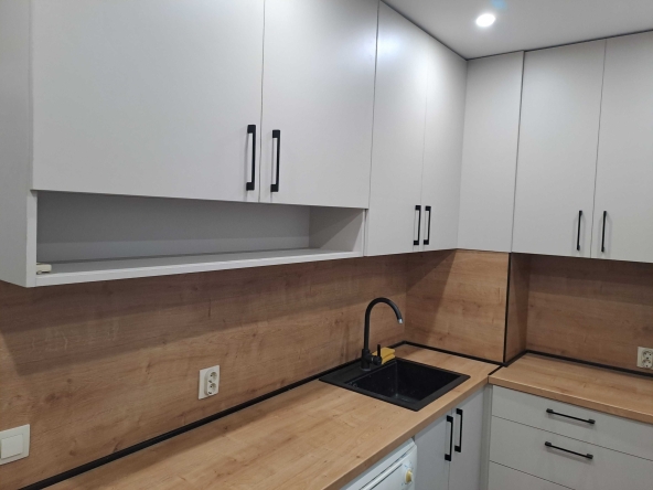 Дава се под наем Двустаен апартамент в Плевен, Широк център - 65 кв.м за 357 € - Снимка #1