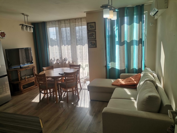 Дава се под наем Двустаен апартамент в Варна, Цветен квартал - 74 кв.м за 561 € - Снимка #1