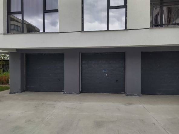 Дава се под наем Гараж / Паркомясто в София, Малинова долина - 21 кв.м за 153 € - Снимка #1