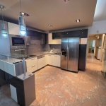 Тристаен апартамент в Плевен, Идеален център - 82 кв.м за 2244 €/кв.м - Снимка #1