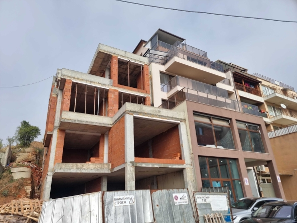 Тристаен апартамент в Благоевград, Широк център - 95 кв.м за 916 €/кв.м - Снимка #1