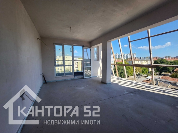 Едностаен апартамент в Варна, Център - 43 кв.м за 1859 €/кв.м - Снимка #1