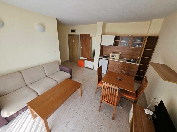 Тристаен апартамент в к.к. Слънчев бряг - 86 кв.м за 1105 €/кв.м - Снимка #1