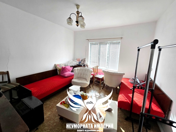 Дава се под наем Тристаен апартамент в Асеновград - 120 кв.м за 210 € - Снимка #1