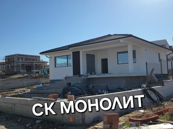 Къща в Карлово - 140 кв.м за 2328 €/кв.м - Снимка #1