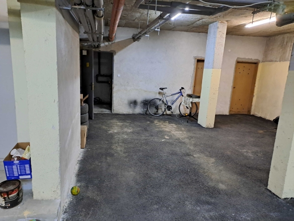 Дава се под наем Гараж / Паркомясто в София, Банишора - 14 кв.м за 30 € - Снимка #1