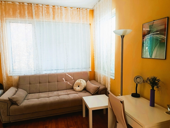 Дава се под наем Тристаен апартамент в Варна, ВИНС - 75 кв.м за 510 € - Снимка #1