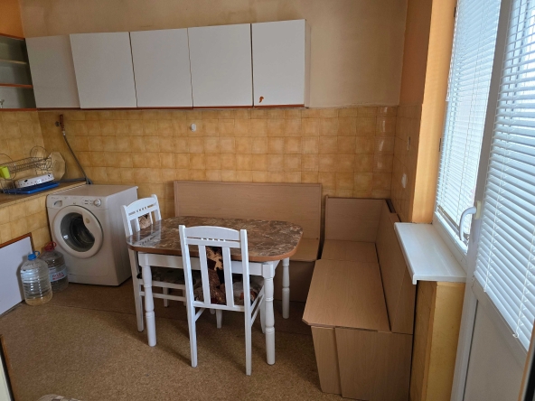 Дава се под наем Тристаен апартамент в Добрич, Център - 90 кв.м за 280 € - Снимка #1