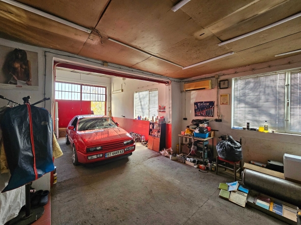 Дава се под наем Промишлена сграда в Велико Търново, Център - 100 кв.м за 178500 € - Снимка #1