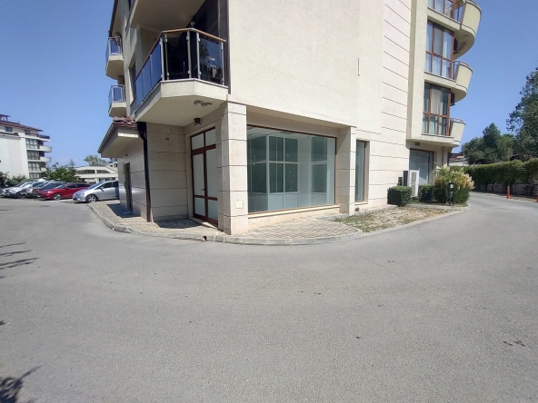 Дава се под наем Магазин в с. Шкорпиловци, Област Варна - 89 кв.м за 129980 € - Снимка #1