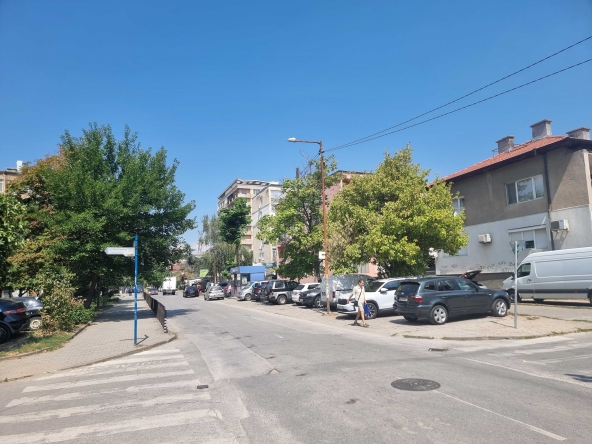 Тристаен апартамент в Благоевград, Широк център - 91 кв.м за 1066 €/кв.м - Снимка #1